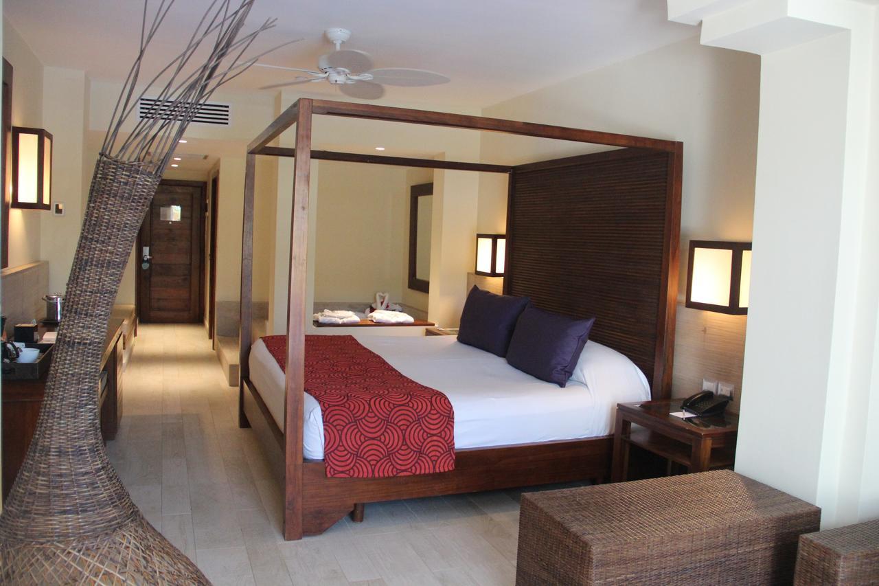 Catalonia Royal Bavaro (Adults Only) Punta Cana Exterior foto A room at the Grand Palladium Resort & Spa, Riviera Maya, Mexico