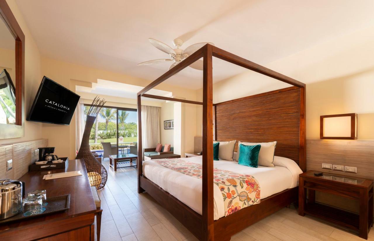 Catalonia Royal Bavaro (Adults Only) Punta Cana Exterior foto A room at the hotel