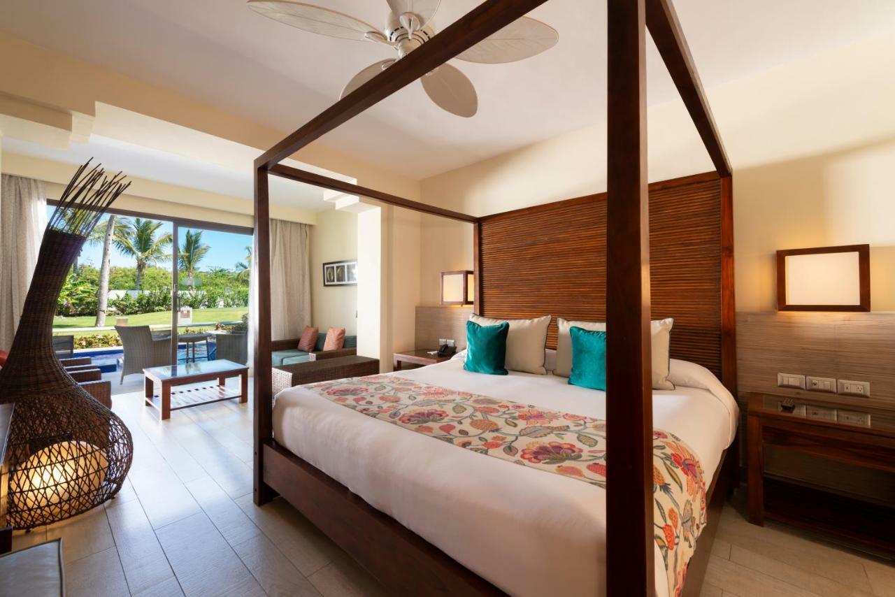 Catalonia Royal Bavaro (Adults Only) Punta Cana Exterior foto Junior Suite swim-out