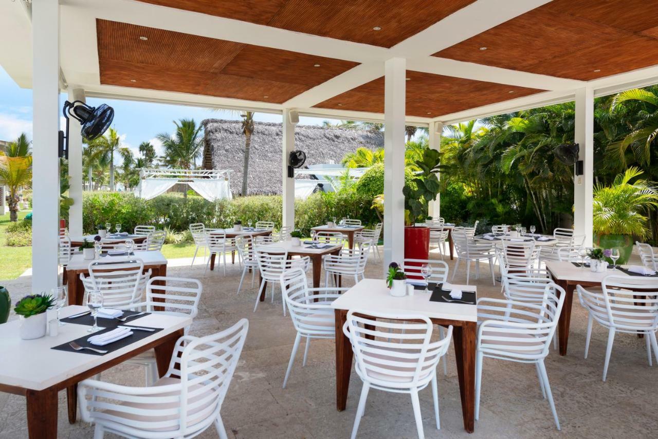 Catalonia Royal Bavaro (Adults Only) Punta Cana Exterior foto The restaurant at the resort